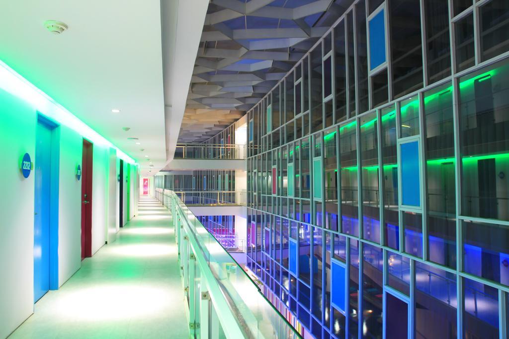 Berry Glee Thematic Hotel Kuta  Exterior photo
