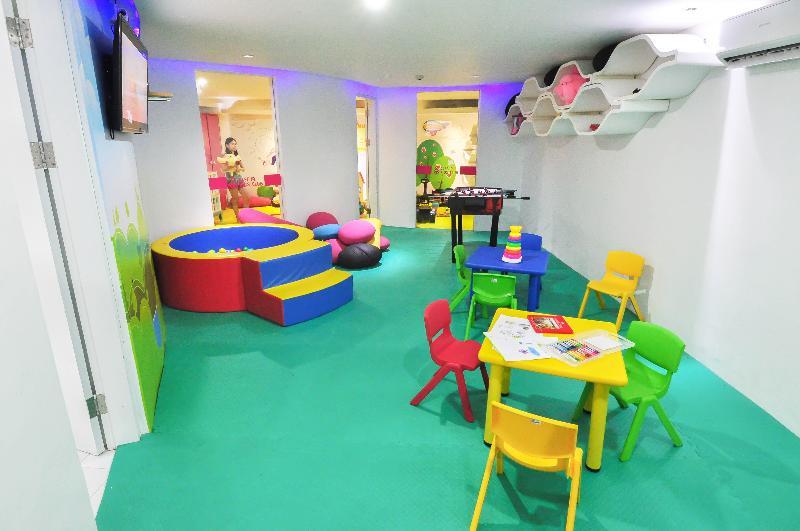 Berry Glee Thematic Hotel Kuta  Exterior photo